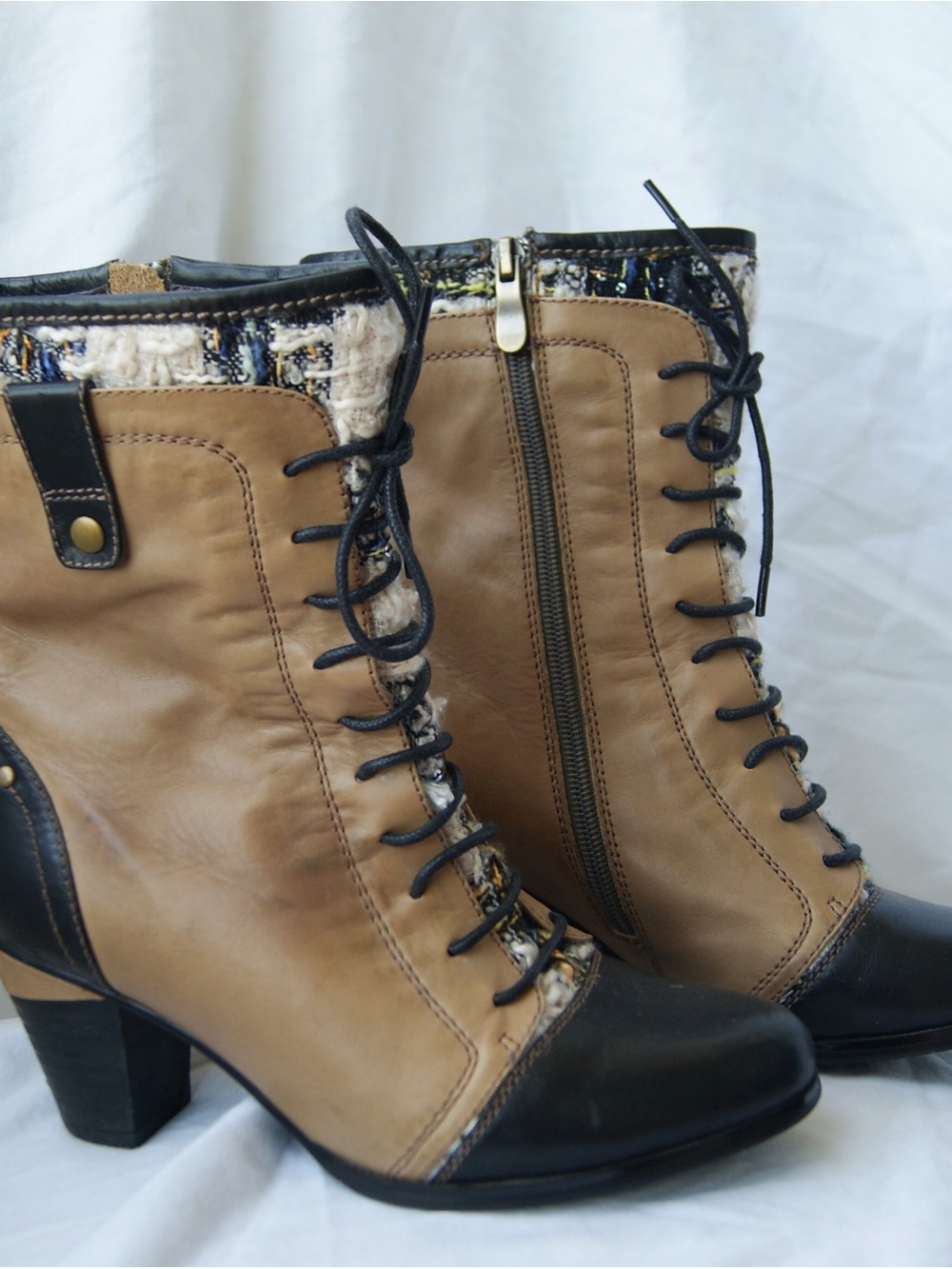 L’Artiste Women's Two-Tone Lace-Up Ankle Boots in Tan and Black